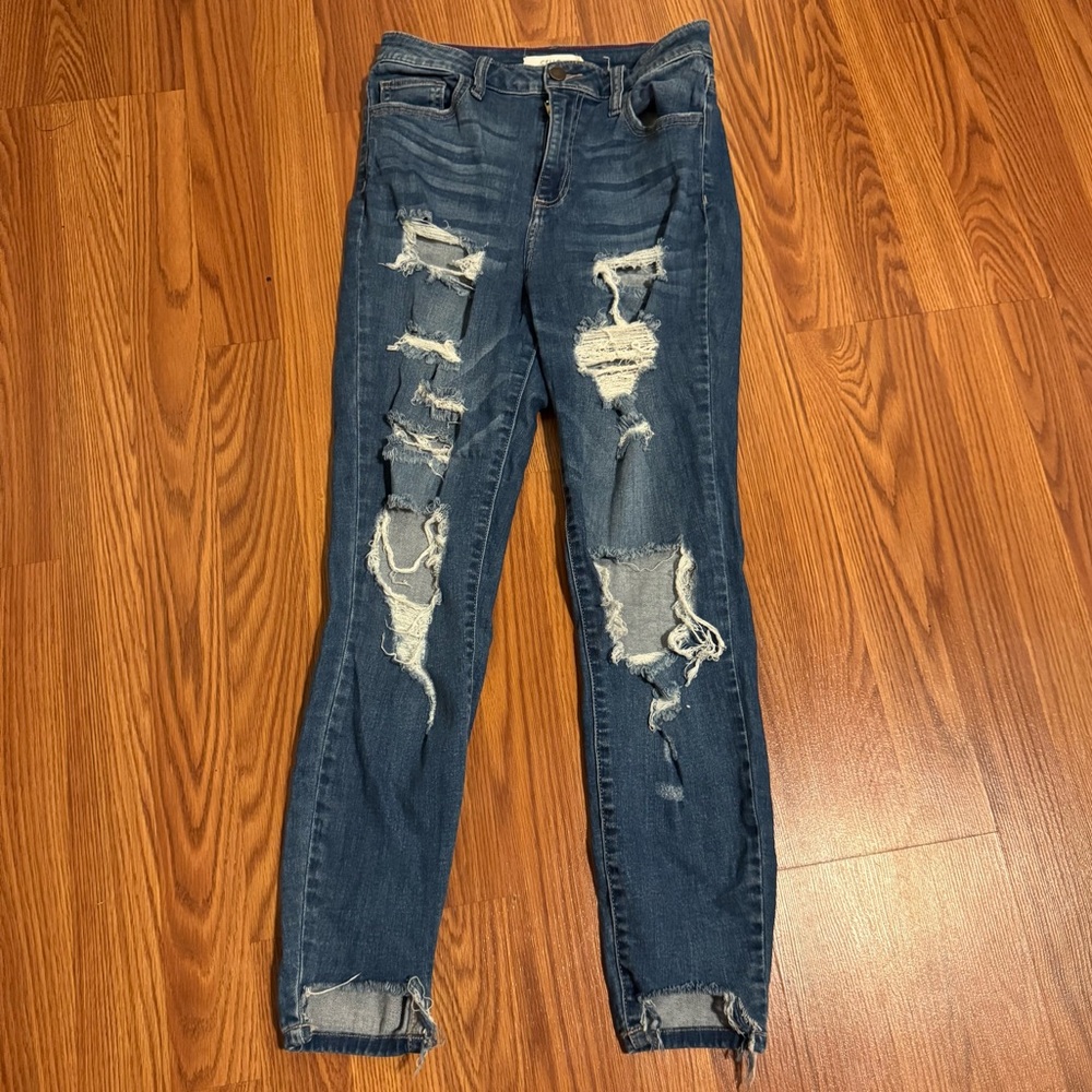 Cello Women Distressed Blue Jeans Size 7 NWOT